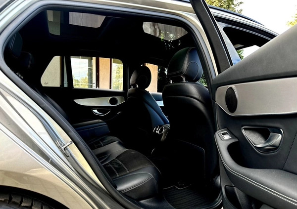 Mercedes-Benz Klasa C cena 122999 przebieg: 122354, rok produkcji 2020 z Skoki małe 742